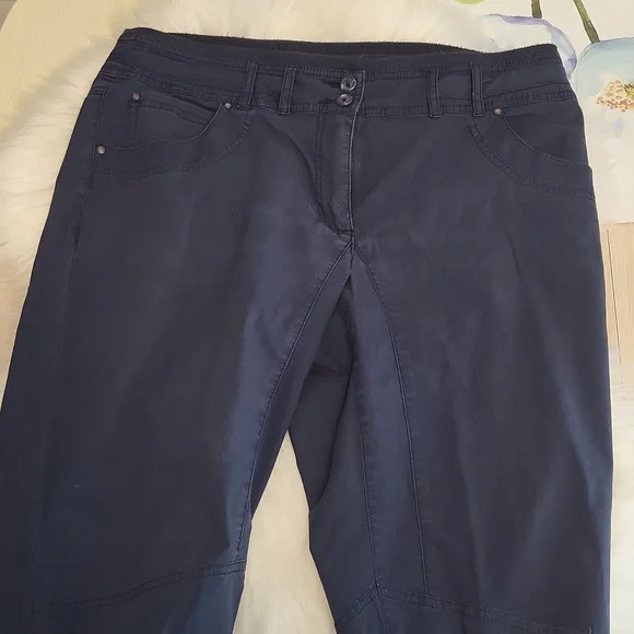 Capri pants - Picture 1 of 11